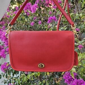 EUC Vintage Coach Pocket Purse Crossbody Bag 9812 Red Made In USA 80's
